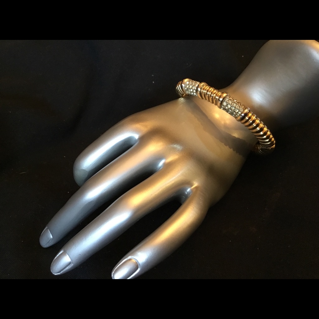 Womens Beautiful Art Deco Style Bracelet Sz 7-8 30$